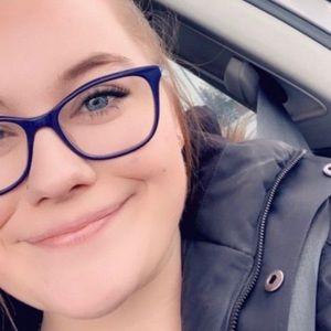 Meet your Posher, Staci